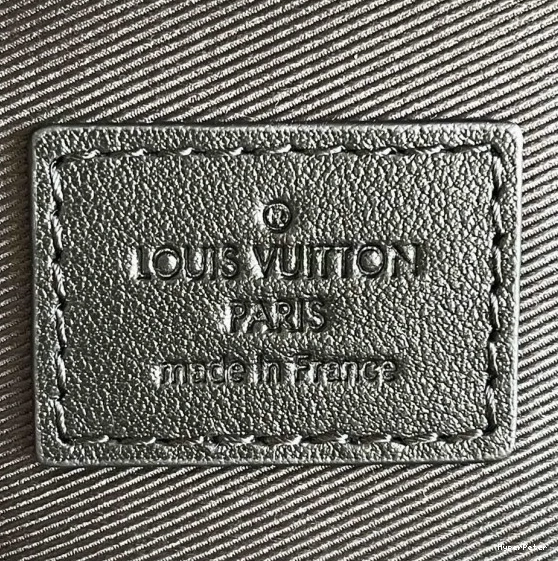 LOUIS LOCK S MESSENGER VUITTON 0726